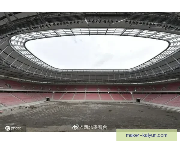 上海海港主场浦东足球场迎来新赛季，球迷期待表现回暖